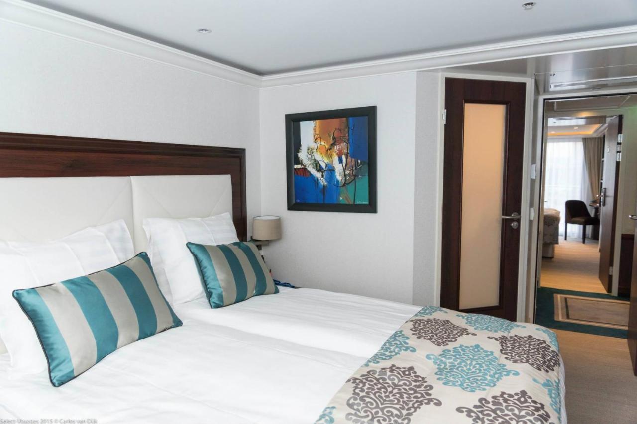 Select Ms Charles Dickens Neuss Hotel Ngoại thất bức ảnh