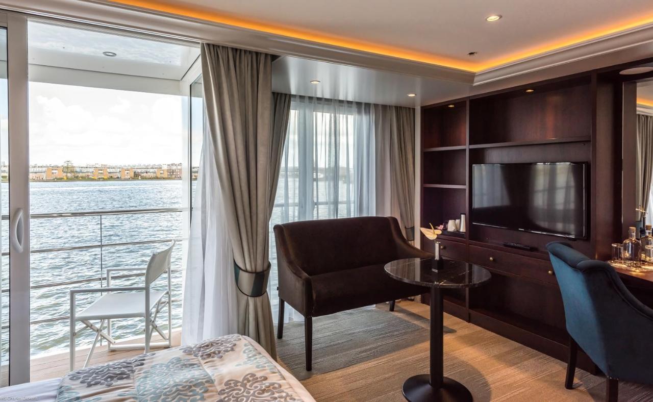 Select Ms Charles Dickens Neuss Hotel Ngoại thất bức ảnh