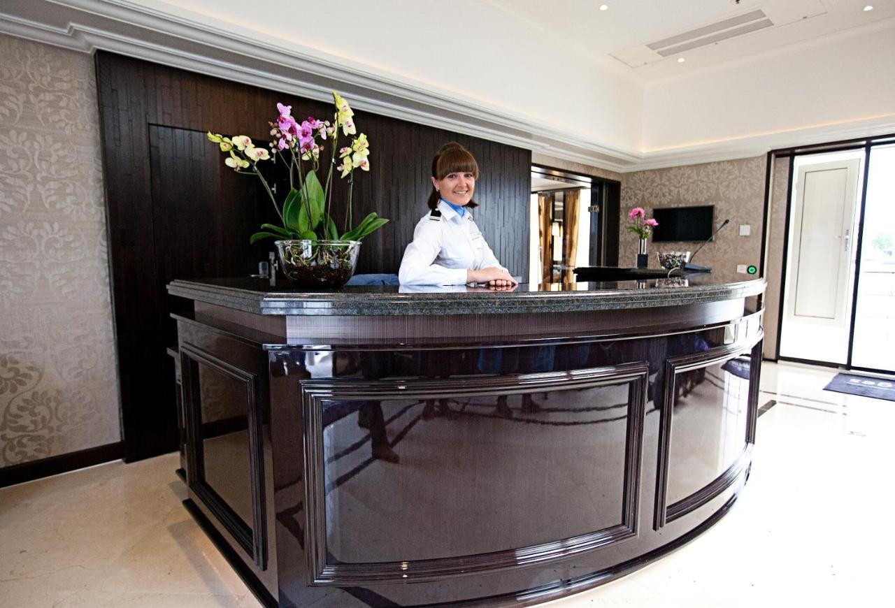 Select Ms Charles Dickens Neuss Hotel Ngoại thất bức ảnh