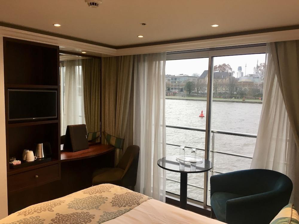 Select Ms Charles Dickens Neuss Hotel Ngoại thất bức ảnh