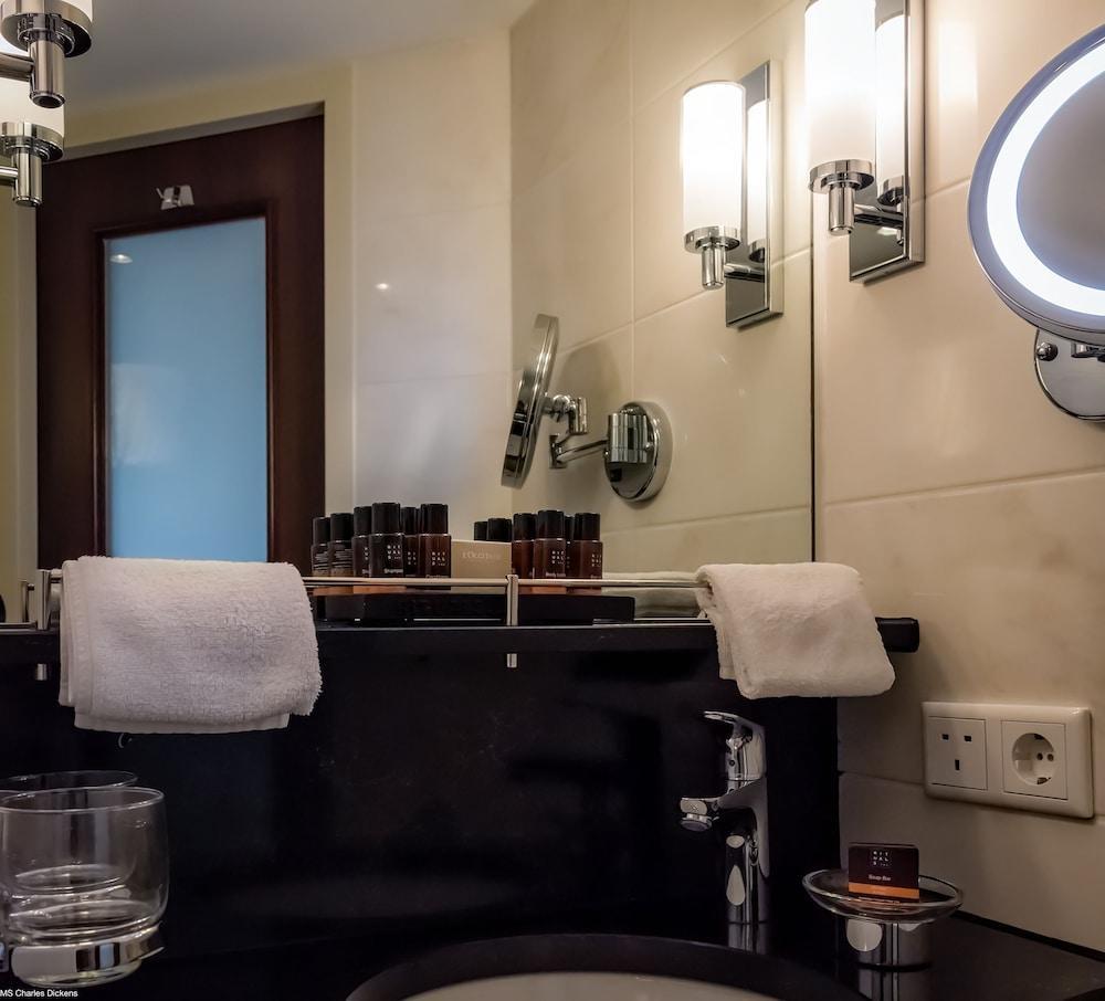 Select Ms Charles Dickens Neuss Hotel Ngoại thất bức ảnh